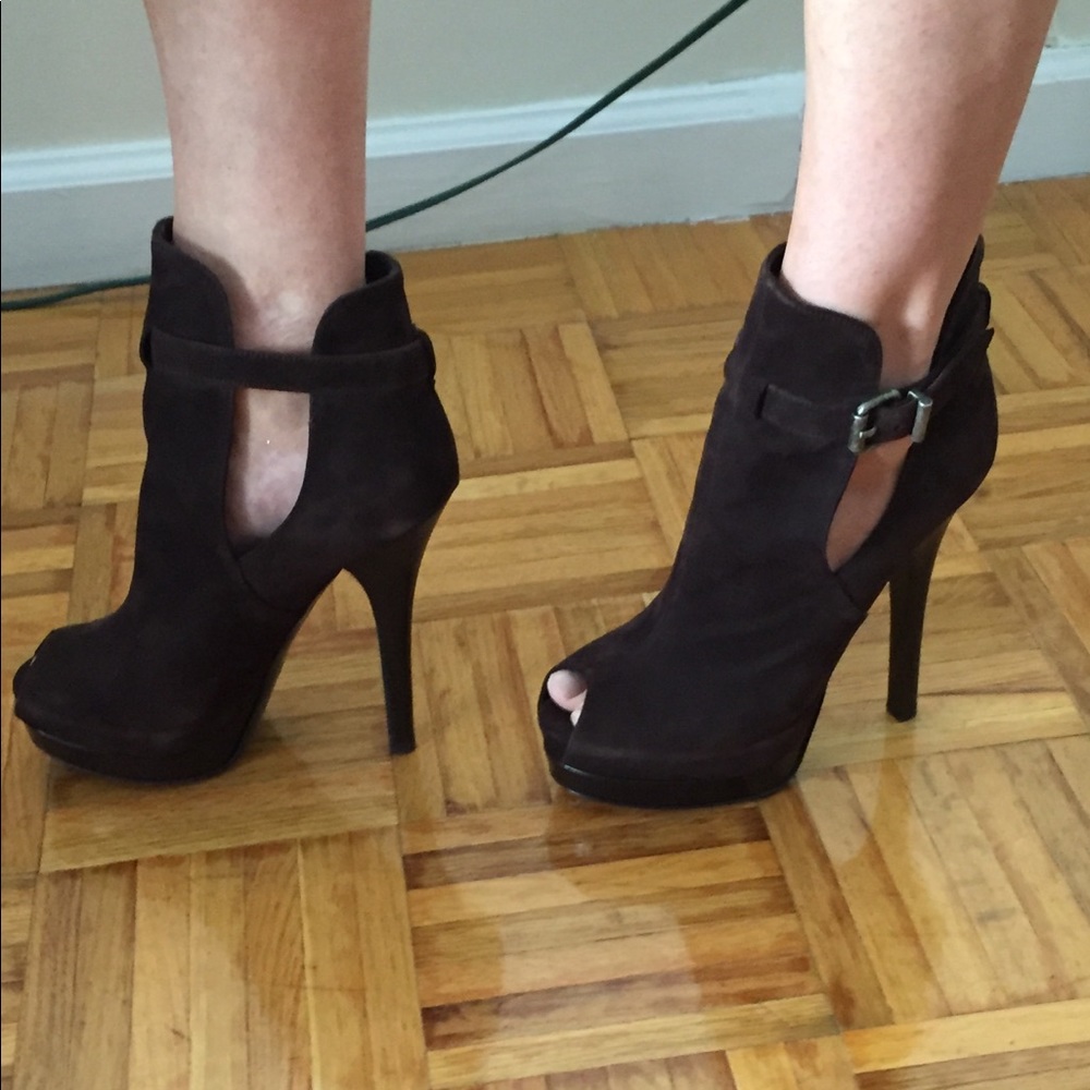 Fendi Chocolate Brown Suede Ankle Boots size 7.5